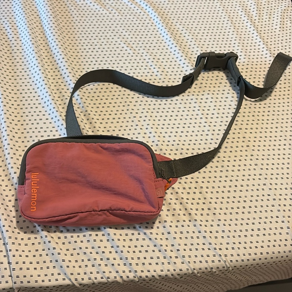 Lulu Lemon dark pink fanny pack / belt bag